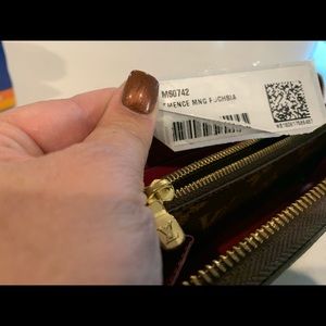 Authentic Louis vouitton Wallet in fushia zippy wallet